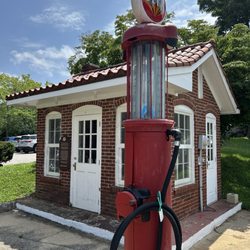 Middletown's First Gas Station