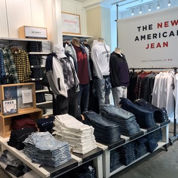 American Eagle Outfitters - Men's Clothing Near Me - Virginia Beach, Virginia