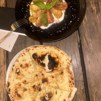 Il Brutto - Bread & heirloom tomato - Italian Near Me - Austin, Texas Il Brutto - Bread & heirloom tomato - Italian Near Me - Austin, Texas