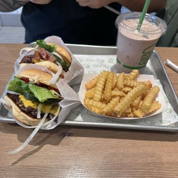Shake Shack - Spectrum - Cheeseburger, Fries, and a milkshake - Burgers Near Me - Irvine, California