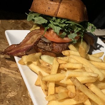 Sunriver Brewing -Oakway Pub - Pub burger. - New American Near Me - Eugene, Oregon Sunriver Brewing -Oakway Pub - Pub burger. - New American Near Me - Eugene, Oregon