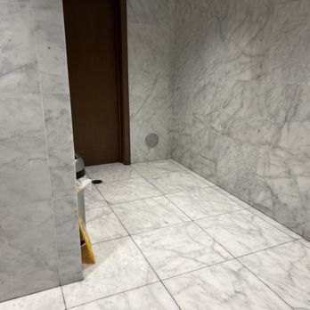 Turkish Airlines Lounge - Ugly bathroom - Airport Lounges Near Me - Miami, Florida Turkish Airlines Lounge - Ugly bathroom - Airport Lounges Near Me - Miami, Florida