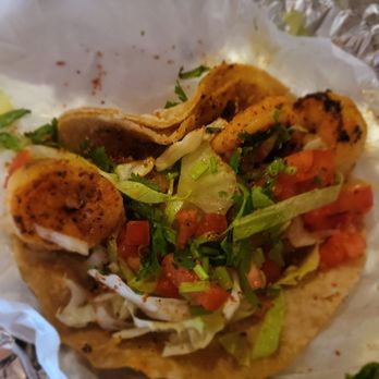 Las Pińatas - Shrimp  taco - Mexican Near Me - Chicago, Illinois