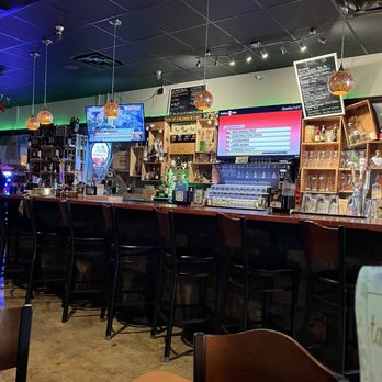 Stephie's Pub & Irish Eatery - Irish Pub Near Me - Apopka, Florida