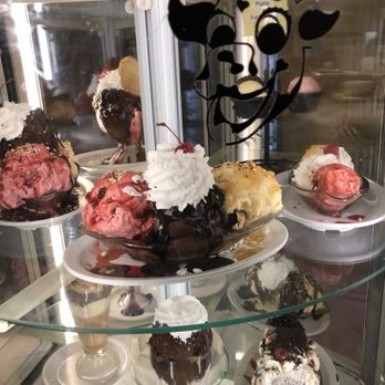 Fenton's Creamery - Ice Cream & Frozen Yogurt Near Me - Vacaville, California Fenton's Creamery - Ice Cream & Frozen Yogurt Near Me - Vacaville, California