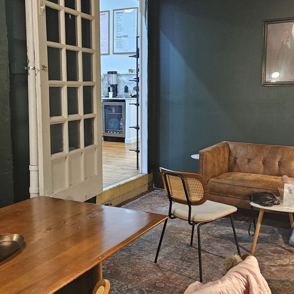 Another view of the side room