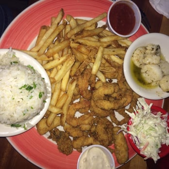 Surf Hut - Captains Platter with seared scallops - Seafood Near Me - Destin, Florida