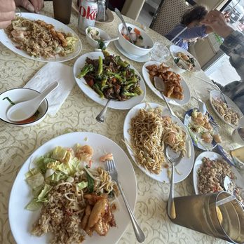 New Shanghai - Orange Chicken, Combination Chow Mein, Wonton Soup Deluxe, Broccoli beef, Shrimp Fried Rice - Seafood Near Me - Stockton, California New Shanghai - Orange Chicken, Combination Chow Mein, Wonton Soup Deluxe, Broccoli beef, Shrimp Fried Rice - Seafood Near Me - Stockton, California