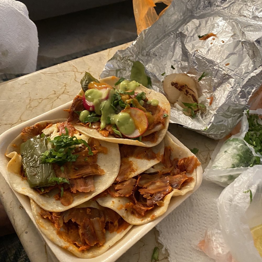 Tacos-al pastor.