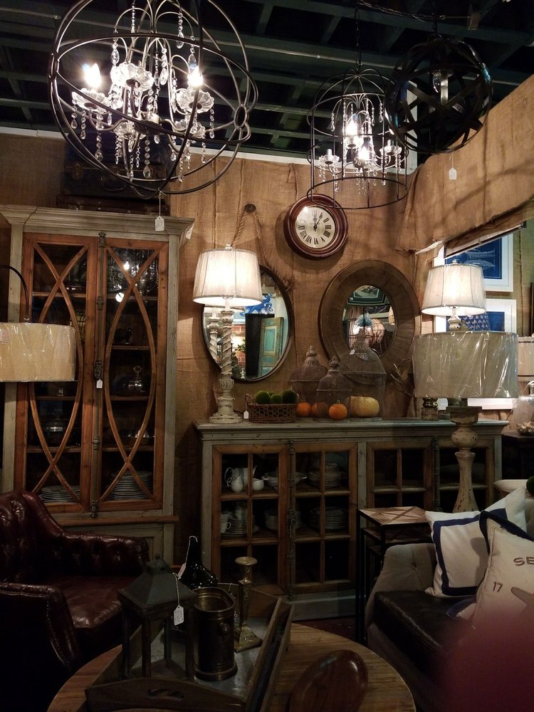 ART & ANTIQUE CENTRE OF AMELIA ISLAND 702 Centre St, Fernandina Beach