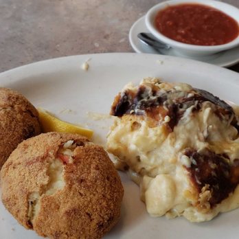 Superior Diner - Mac and Cheese with Fish Cakes - Italian Near Me - Perth Amboy, New Jersey Superior Diner - Mac and Cheese with Fish Cakes - Italian Near Me - Perth Amboy, New Jersey