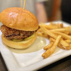 Bull & Bones, Burgers, BBQ, & Brewpub
