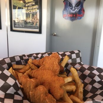 Starlite Diner Car - Alien fingers and fries - Diners Near Me - Bowden, Alberta