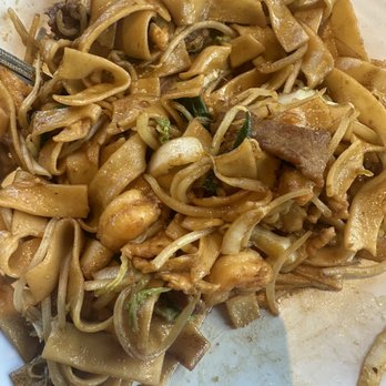 Nomad Asian Bistro - Handmade Chow Mein (Wide Flat Noodle) - Chinese Near Me - Long Beach, California Nomad Asian Bistro - Handmade Chow Mein (Wide Flat Noodle) - Chinese Near Me - Long Beach, California