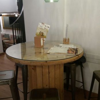 Nibble - Table individuelle - Fast Food Near Me - Girona, GI Nibble - Table individuelle - Fast Food Near Me - Girona, GI