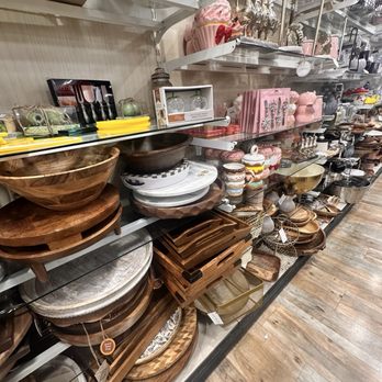 HomeGoods - Home Decor Near Me - Clark, New Jersey