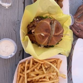 Rogue Burgers - Food Trucks Near Me - medford , Oregon
