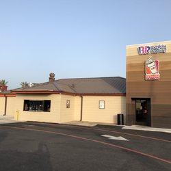 Dunkin' - Drive through area
