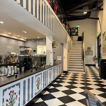 1000 Faces - Coffee & Tea Near Me - Watkinsville, Georgia