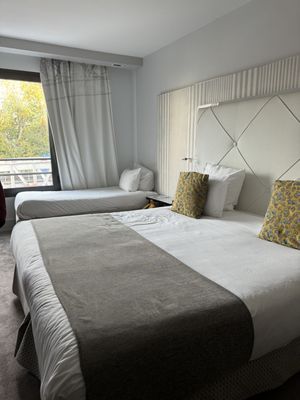 Le Parisis Hôtel by null