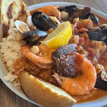Surfside Fish House - Cioppino has rotten fish, and fresh clams and mussels. - Seafood Near Me - San Diego, California Surfside Fish House - Cioppino has rotten fish, and fresh clams and mussels. - Seafood Near Me - San Diego, California