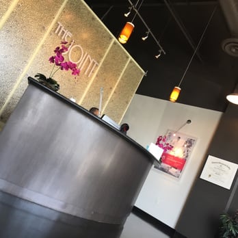 The Joint Chiropractic - Front desk - Chiropractors Near Me - Long Beach, California The Joint Chiropractic - Front desk - Chiropractors Near Me - Long Beach, California