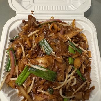 Canton Chinese Restaurant - Beef Chow Fun - Chinese Near Me - Visalia, California Canton Chinese Restaurant - Beef Chow Fun - Chinese Near Me - Visalia, California