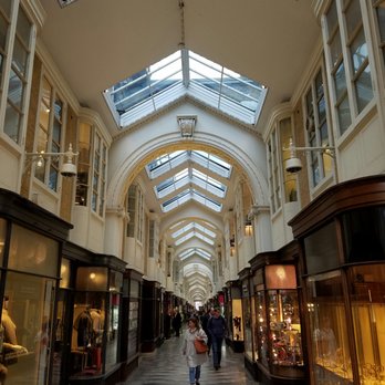 Burlington Arcade - Le Arcade de Burlington. Right next to the RA (Royal Academy). Just passssssing through! - Shopping Centers Near Me - London, XGL Burlington Arcade - Le Arcade de Burlington. Right next to the RA (Royal Academy). Just passssssing through! - Shopping Centers Near Me - London, XGL