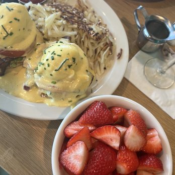 Martha's - American Near Me - Hermosa Beach, California Martha's - American Near Me - Hermosa Beach, California