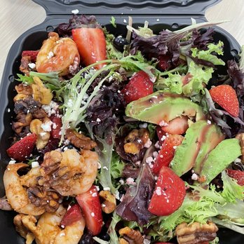 Big Ditch Brewing - Berry Vision Salad with Shrimp - New American Near Me - Buffalo, New York