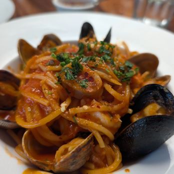 La Cava - Seafood pasta - Italian Near Me - San Fernando Valley, California La Cava - Seafood pasta - Italian Near Me - San Fernando Valley, California