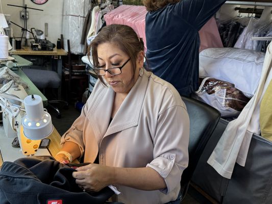 Le French Cleaners & Tailors