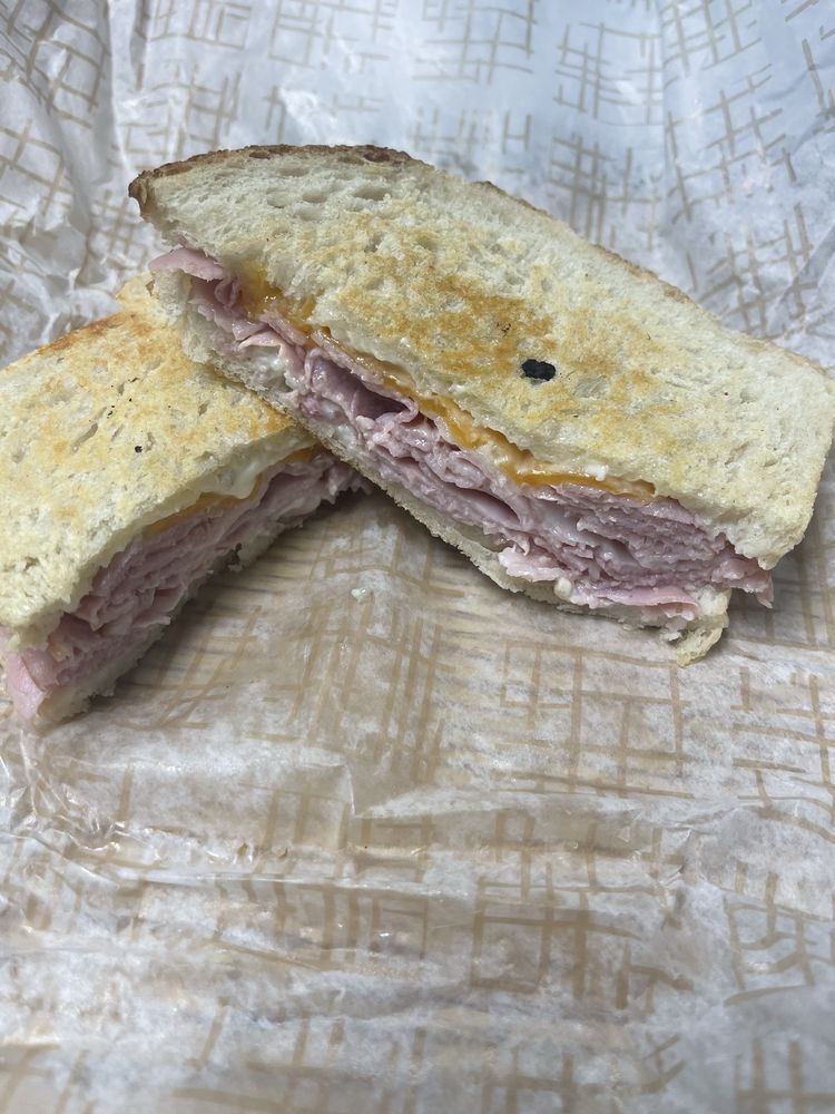 MURPHY’S BISTRO DELI AND MARKET Updated October 2024 145 W Michigan