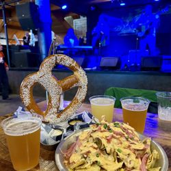 Widowmaker Lounge - Nachos & pretzel