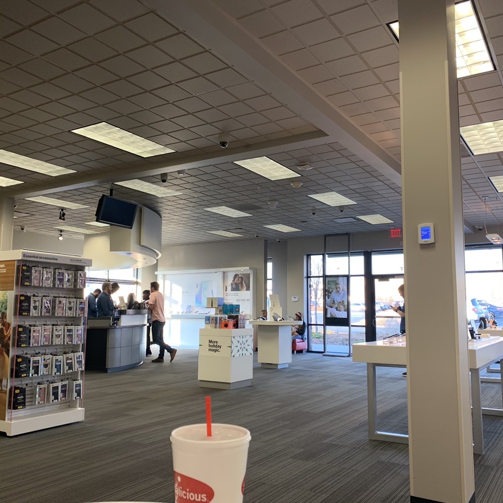 Verizon - Inside, lots of places to sit if you need to wait - Mobile Phones Near Me - American Fork, Utah Verizon - Inside, lots of places to sit if you need to wait - Mobile Phones Near Me - American Fork, Utah