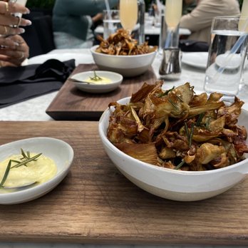 RH Rooftop Restaurant at RH Dallas - Crispy artichokes - American Near Me - Dallas, Texas RH Rooftop Restaurant at RH Dallas - Crispy artichokes - American Near Me - Dallas, Texas