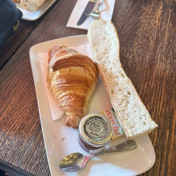 Le Recrutement - Croissant - Brasseries Near Me - Paris, 75 Le Recrutement - Croissant - Brasseries Near Me - Paris, 75