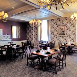 Chambers Restaurant & Bar - Great place to meet for a business lunch.