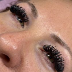 Glam Parlor Eyelash Extensions & Microblading - Mega volume open eye by Brooke!