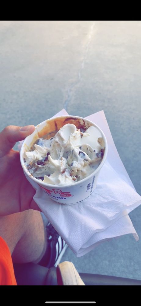 Whit's Frozen Custard Logo