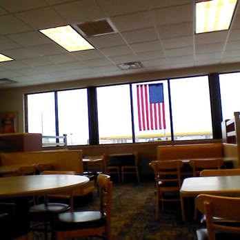 Wendy's - Another view of the dining room. - Burgers Near Me - Centerville, Ohio Wendy's - Another view of the dining room. - Burgers Near Me - Centerville, Ohio