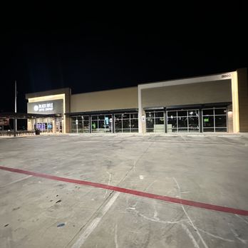 Twin Peaks - New American Near Me - Live Oak, Texas Twin Peaks - New American Near Me - Live Oak, Texas