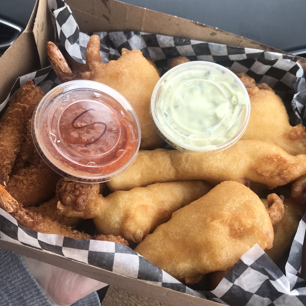 REEL EM IN FISH & CHIPS 306 Yonge St, Barrie, Ontario Food Trucks