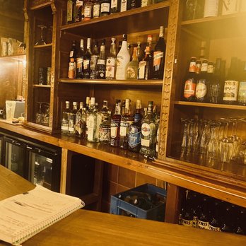 meet vegan - Bar back from 18th century - Vegetarian Near Me - Málaga, Massachusetts