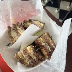 Melton's Deli - Reuben double