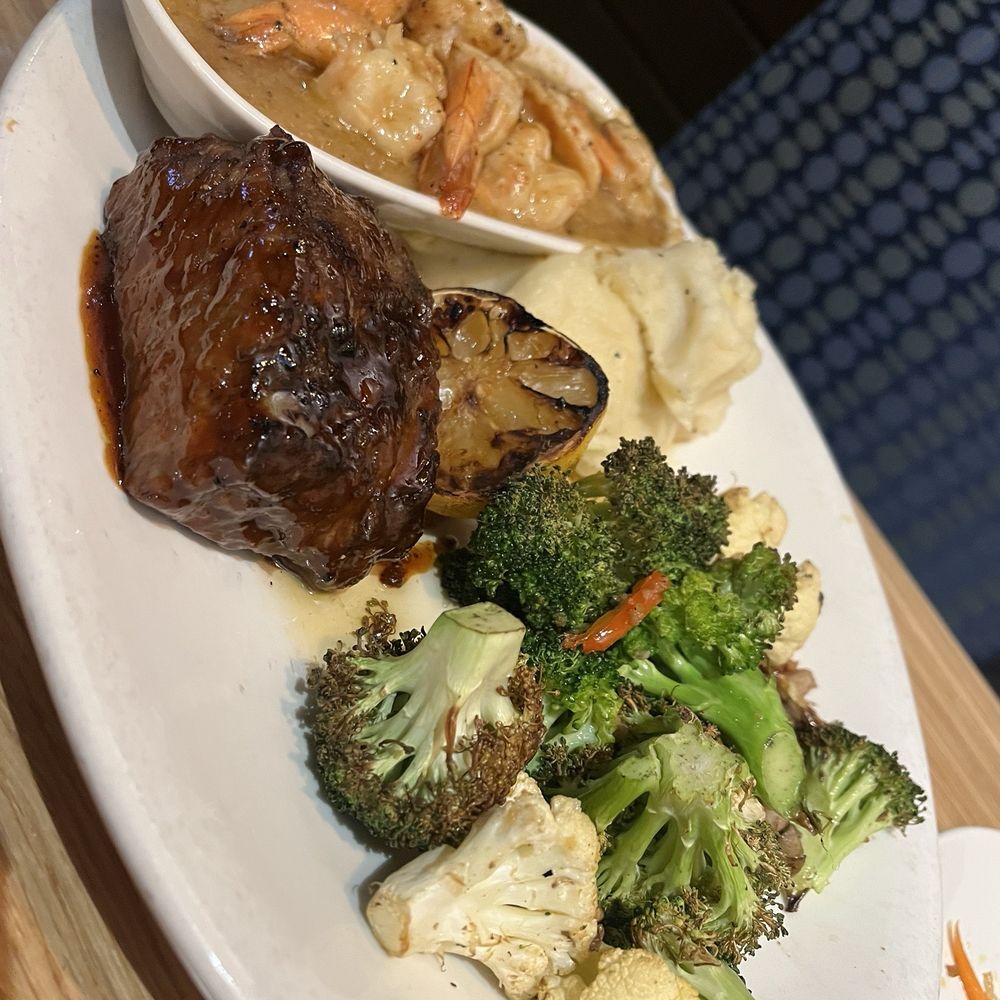 BJ's Restaurant & Brewhouse - just look at the shrimp scampi, swimming in SO much buttery sauce. - Pizza Near Me - Burbank, California