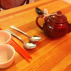 Bao Dao Taiwan the & Resto - Hot tea served before meal