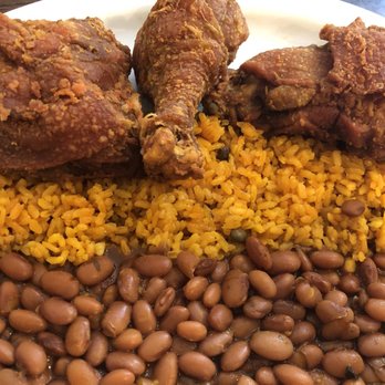 Rincón Criollo - #11: arroz amarillo y habichuelas con pollo frito - Latin American Near Me - Cleveland, Ohio Rincón Criollo - #11: arroz amarillo y habichuelas con pollo frito - Latin American Near Me - Cleveland, Ohio