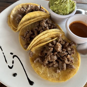 Sirenas Raw Bar - Flank steak tacos- delicious and paired great with the salsa which had a nice smokey flavor. - Seafood Near Me - Cancún, ROO Sirenas Raw Bar - Flank steak tacos- delicious and paired great with the salsa which had a nice smokey flavor. - Seafood Near Me - Cancún, ROO