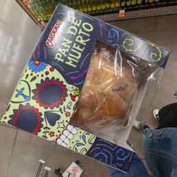 Grabbing my pan de Muerto!! Grabbing my pan de Muerto!!